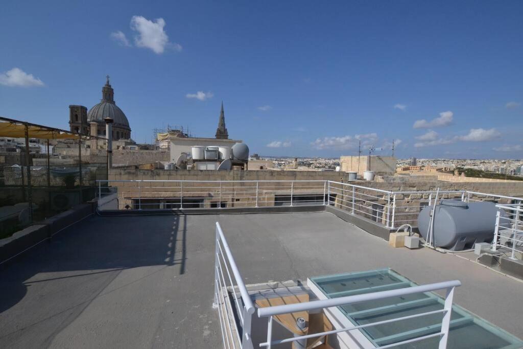 Vallettadreamsuites Groud Floor Shared Sea View Rooof Terrace Exterior photo