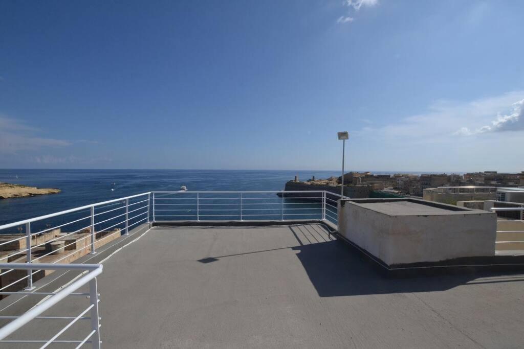 Vallettadreamsuites Groud Floor Shared Sea View Rooof Terrace Exterior photo