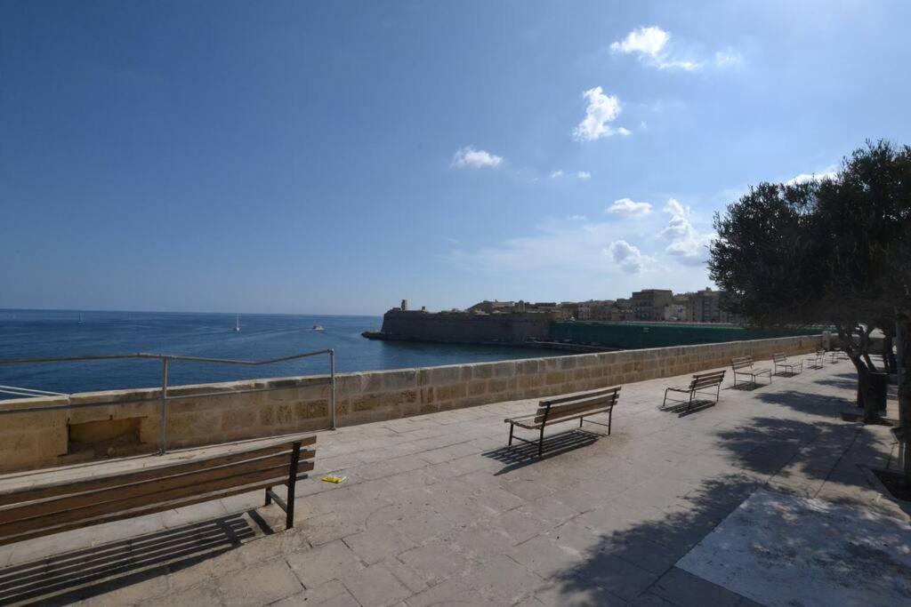Vallettadreamsuites Groud Floor Shared Sea View Rooof Terrace Exterior photo