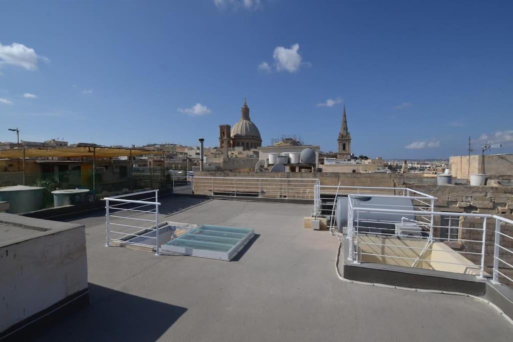 Vallettadreamsuites Groud Floor Shared Sea View Rooof Terrace Exterior photo
